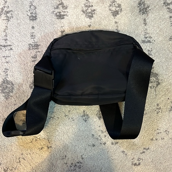 GAIAM Fanny Pack - Picture 3 of 4